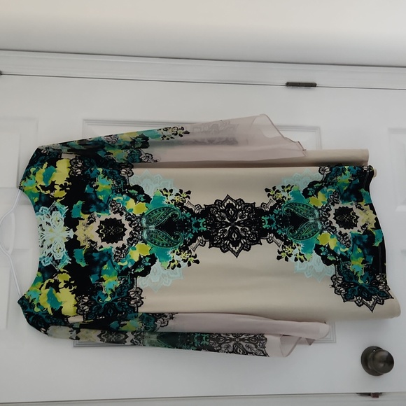 Pretty Tunic - Picture 5 of 5